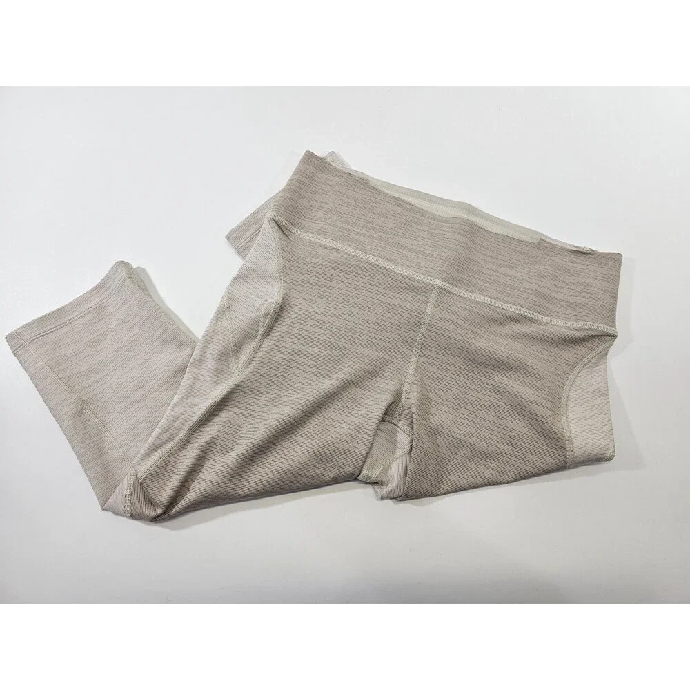 Outdoor Voices L Two-Tone Cropped Leggings Capri Workout Beige Stretch EUC‎